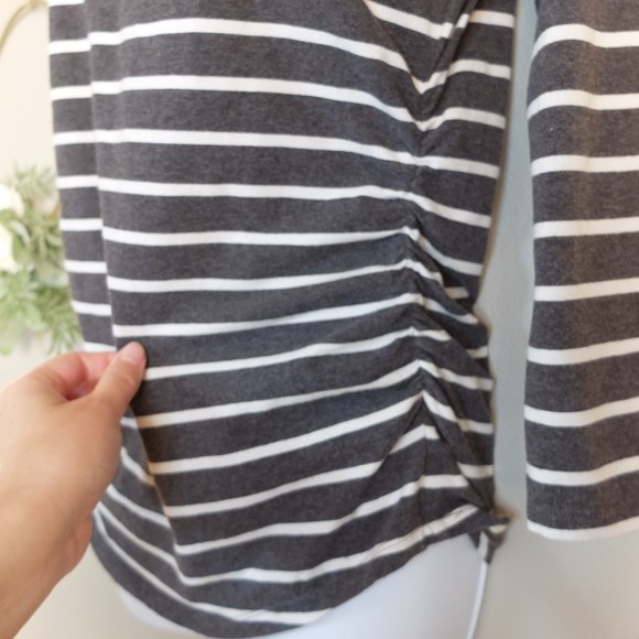 MICHAEL Michael Kors Gray & White Striped 3/4 Sleeves Top Size Medium - Picture 6 of 11